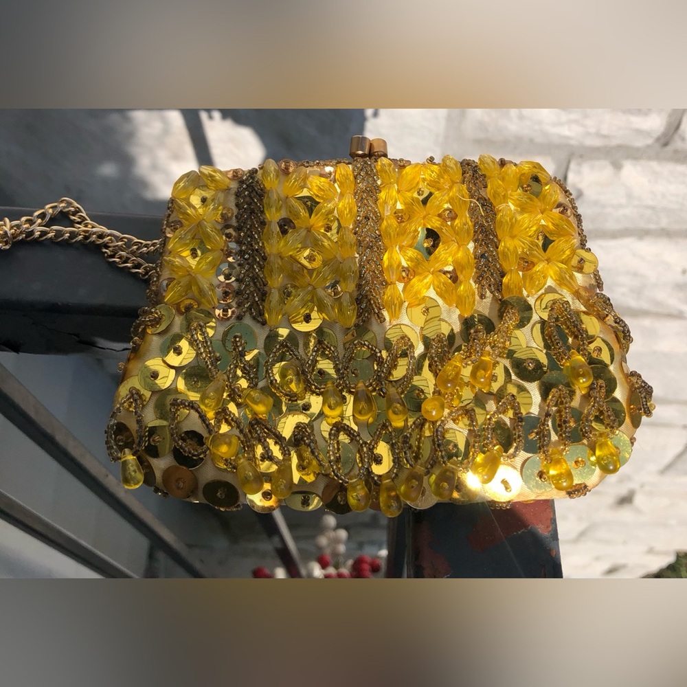 VINTAGE 60’S Beaded Hand Clutch Gold Yellow Evening Purse.Chandelier Dangling. - Picture 7 of 9